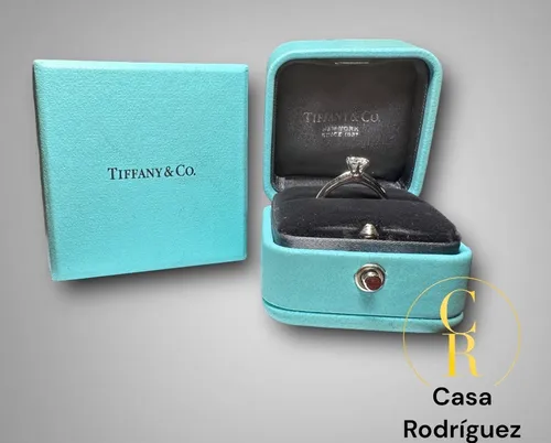 Caja de anillo de compromiso tiffany hotsell