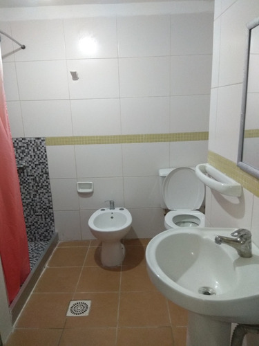 Imagen 13 de 14 de Residencia Estudiantil Femenina Habitación Alojamiento