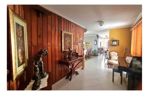 Edificio De Tres Niveles En La Magnolia, Envigado