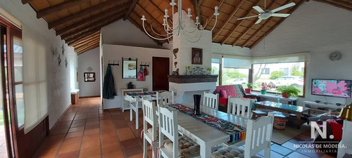 Propiedad En Venta En La Barra A Una Cuadra Y Media Del Mar