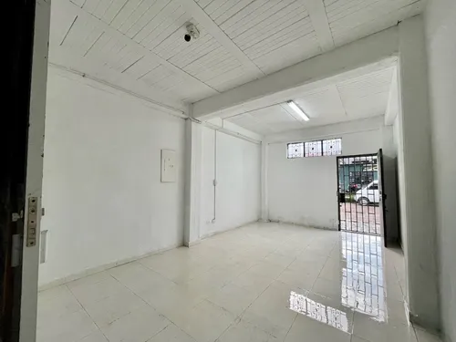 Bodega Con Local En Arriendo