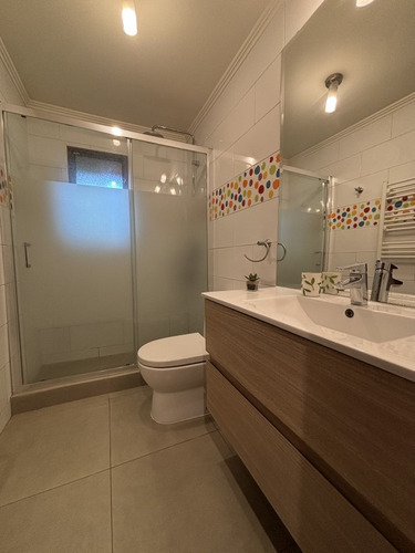 Gran Casa Con Terreno De 2016 M2 En Excelente Ubicación