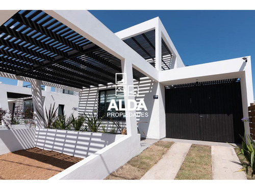 Casa Punta Colorada Piriápolis 3 Dorms Venta Ca201544