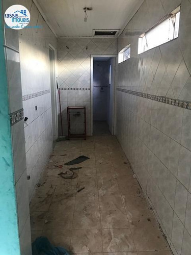 Vendo Amplo Terreno Com Casa De Alvenaria Medindo 90 M² - 524
