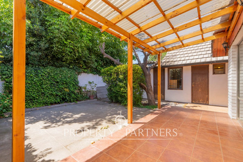 Excelente Casa Para Remodelar En Tranquilo Y Segur...