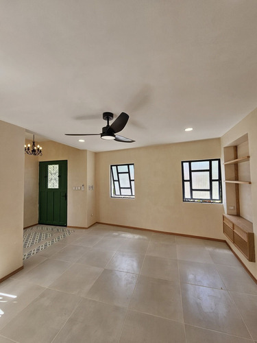 Casa Remodelada De Una Planta En Venta En Conkal.