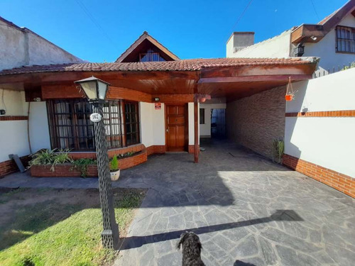 Imagen 2 de 14 de Chalet En Venta En Ituzaingo Norte