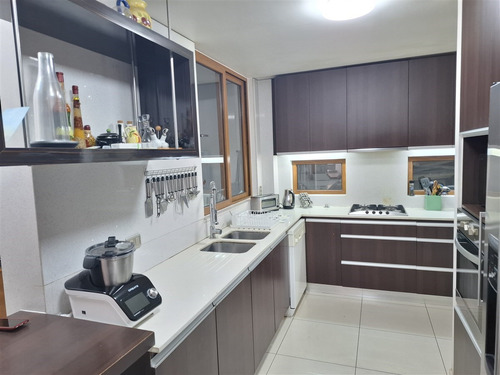 Casa En Arriendo De 4 Dorm. En Lo Barnechea