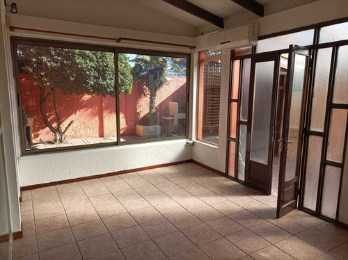 Casa En Venta. Villa Santa Carolina, Macul (107798)