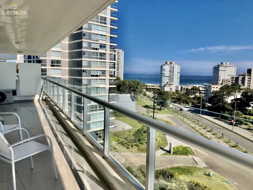 Venta De Esquinero En One 1 Tower, 3 Suites + Dependencia. Punta Del Este.