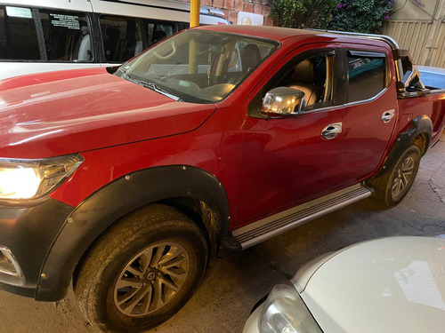 Nissan Np300 Frontier  4x2 Doble Cabina 