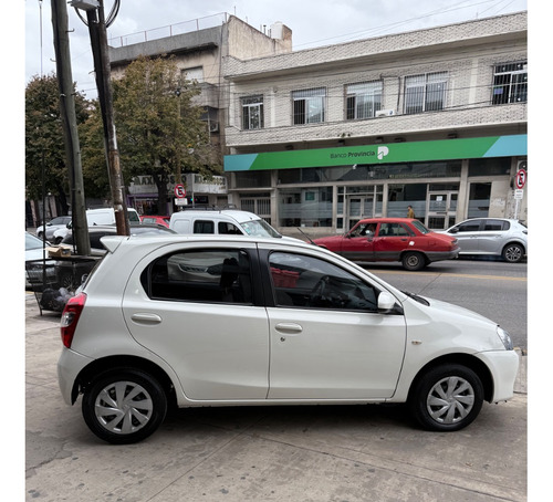 Toyota Etios 1.5 Xs
