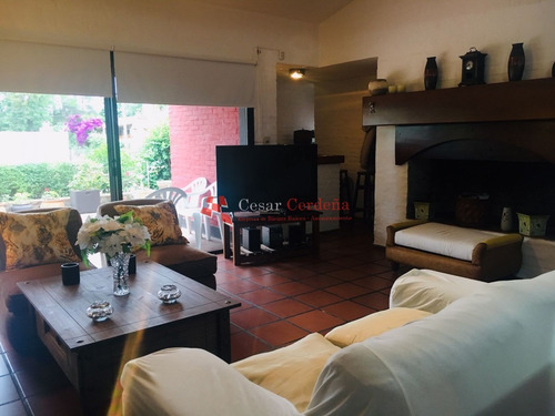Excelente Casa En Venta - Zona Residencial De Colegios- Ref: 1366