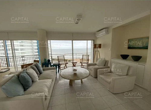 Venta De Apartamento En Primera Fila De Playa Brava, Punta Del Este 