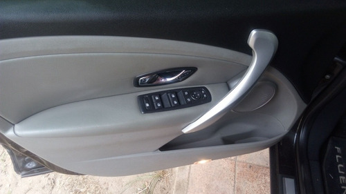 Imagem 8 de 11 de Renault Fluence 2013 2.0 Privilège X-tronic Hi-flex 4p