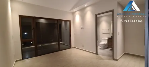 Casa De Una Sola Planta Con Carriles De Nado En Venta O Renta Metepec