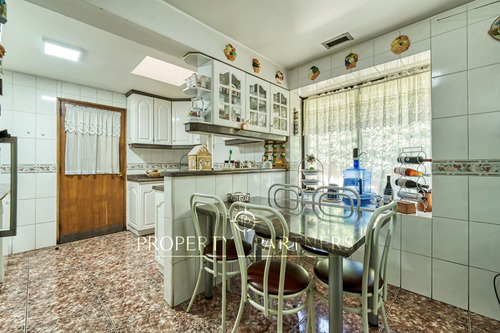 Acogedora Casa En Excelente Ubicación, Sector Los ...