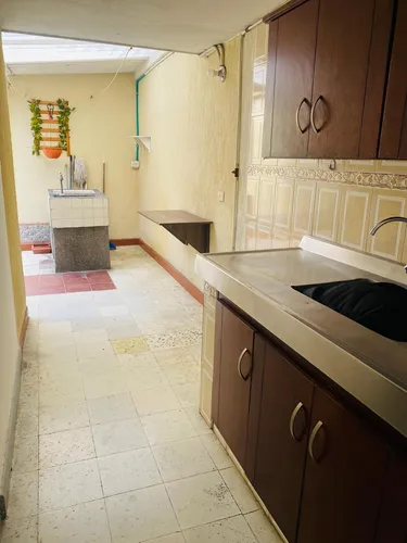 Vendo Casa Unifamiliar De Dos Pisos Barrio Los Alamos