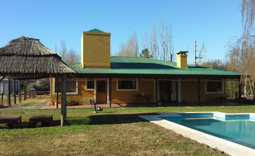 Casa En Venta - 4 Dormitorios 2 Baños - Cochera - 1.635mts2 - Haras Del Sol, Pilar