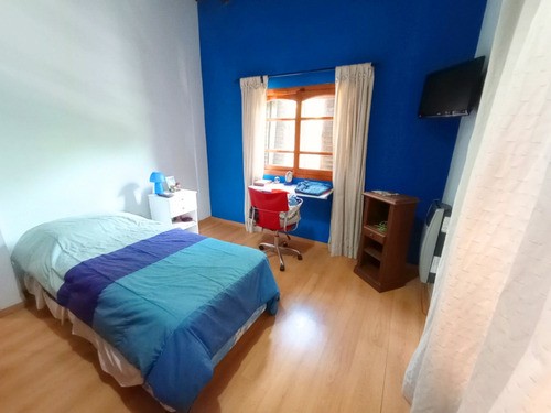 Venta Casa En City Bell Gonnet La Plata 4 Dormitorios Pileta Gran Quincho Escucha Ofertas Con Hidromasaje, 3 Baños Completos, Garage Para 3 Vehículos Con Calefacción En Todos Los Ambientes