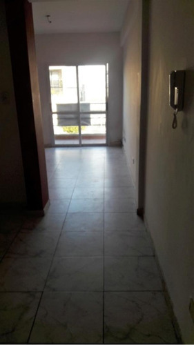 Imagen 6 de 11 de Muy Buen Depto. Con Terraza Privada Y Lavadero.