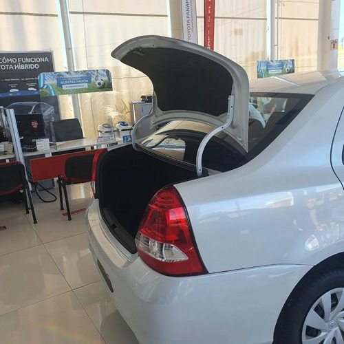Imagen 10 de 15 de Etios Xls Pack Mt 4p My23 - Pronto A Llegar