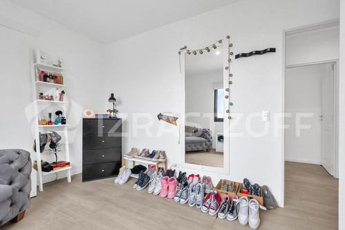 Muy Buena Casa En Venta En Lote Central En Barrio Santo Tomas