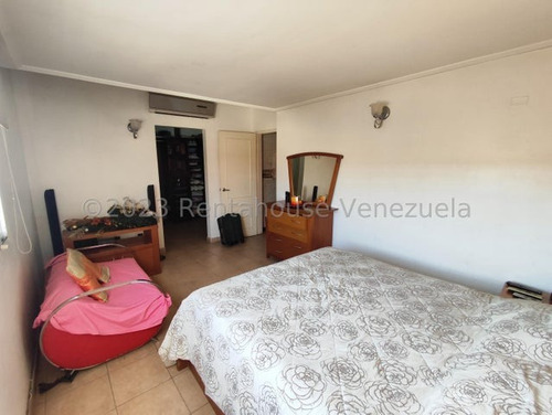 Naudy Escalona & Maribel Morillo Asesores Inmobiliarios De Rentahouse Venden Excelente Casa En Zona Av. Intercomunal De Cabudare