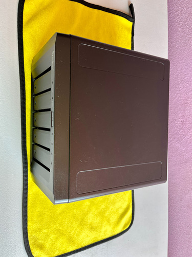 Servidor Nas Diskstation Synology Ds1515+ 5 Bahias Intel (Usado)