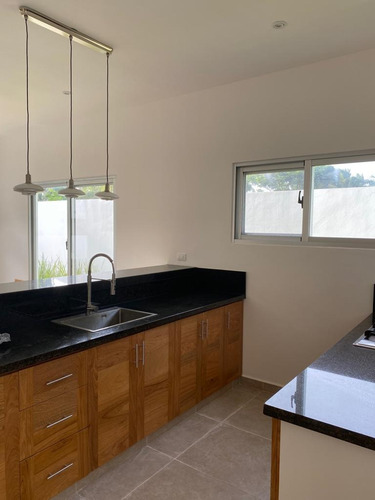 ¡oportunidad Única En Venta! Villa Moderna A 600 Metros De La Playa Las Ballenas (las Terrenas)