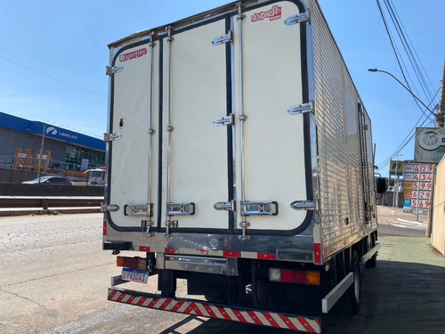 Caminhão 1016 Ano 2018 Com Baú Gancheiro. Confira !
