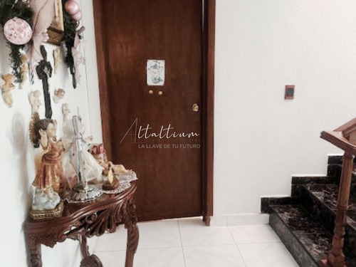 Casa En Venta En Calle Juan C. Doria, Col. Juan Escutia, Iztapalapa Cdmx. Br-ru