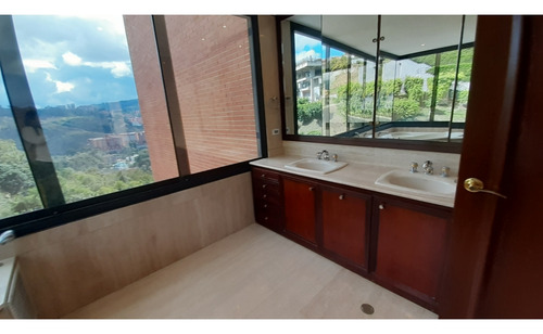 Alquiler Apto Colinas Del Tamanaco 369m2 4h+s/5b+s/5p