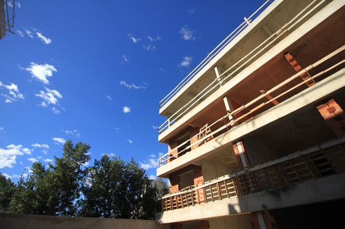 Imagen 8 de 12 de Bastión Del Este Departamento De 2 Y 3 Amb. - Venta Al Pozo