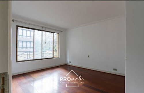 Departamento En Venta De 4 Dorm/190 M2/sector Golf/esc.milit