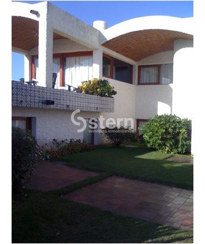 Venta Casa 3 Dormitorios, Peninsula-faro, Punta Del Este- Ref: 1895