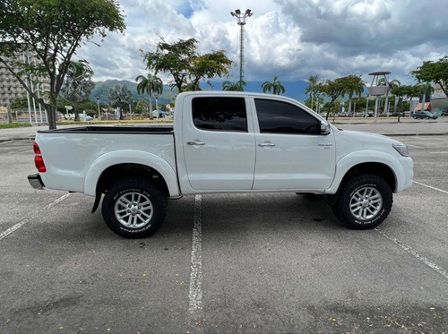 Imagen 5 de 18 de Toyota Hilux Kavak