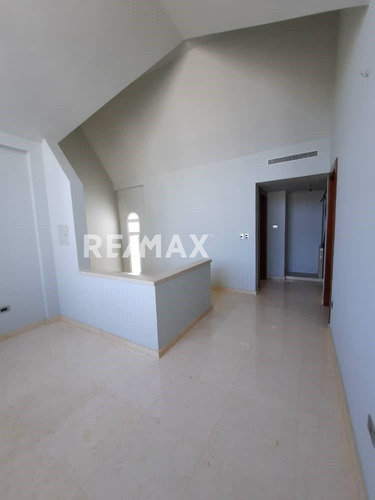 Imagen 6 de 14 de Town House En Margarita
