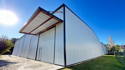 Alquiler A Estrenar Nave Industrial De 1200m2 Parque Industrial Platanos