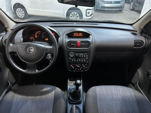 Chevrolet Corsa 1.8 Gl Aa+da