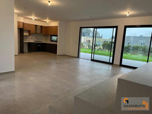 Imagen 3 de 30 de Excelente Casa En Venta En San Matías 5 Ambientes!