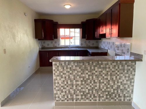 Imagen 3 de 12 de Se Vende Casa En Constanza