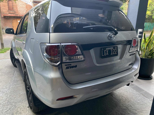 Toyota Sw4 3.0 Srv Cuero I 171cv 4x4 4at 2012