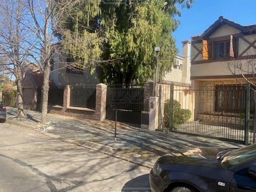 Casa  En Venta Ubicado En Acassuso, Zona Norte