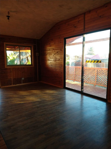 Casa En Venta De 5 Dorm. En Quillón