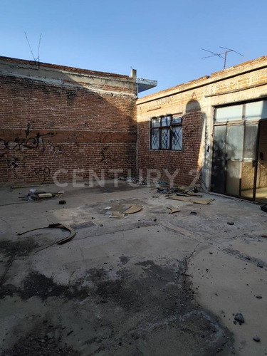 Se Vende Terreno Con Construcción En Col. Del Valle