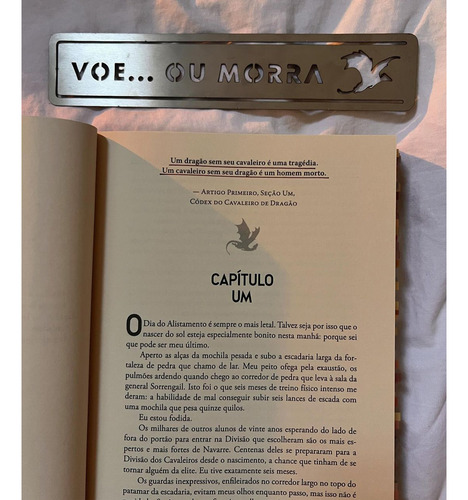 Livro Quarta Asa, Livro 1 Da Série O Empyriano, Capa Mole, Best-seller #1 Do The New York Times, Um Dragão Sem Seu Cavaleiro É Uma Tragédia, Um Cavaleiro Sem Seu Dragão É Um Homem Morto,rebecca Yarros