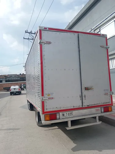 Camión Casi Nuevo Tipo Furgón Diesel