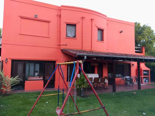 Imagen 25 de 27 de Casa En Venta En La Escondida! Muy Buen Acceso, Super Amplia Y Con Piscina!