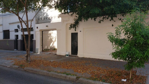 Imagen 11 de 12 de Casa Institucional